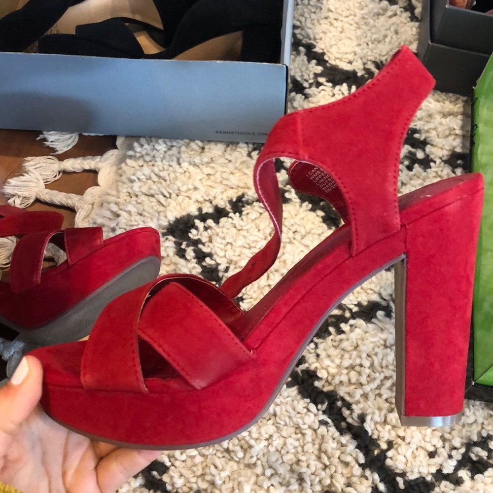 Red heels - Picture 2 of 2